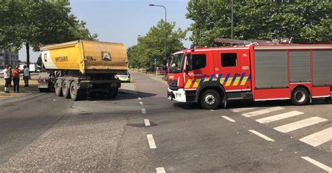 Fietser (86) in levensgevaar na aanrijding met vrachtwagen in Eeklo